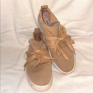 Steve Madden tennis shoes